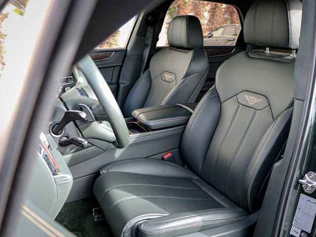 16:Bentley Bentayga V6 Hybrid, SUV, Cumbrian Green, Bentley Monaco