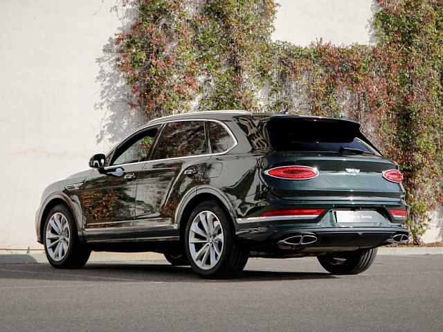 2:Bentley Bentayga V6 Hybrid, SUV, Cumbrian Green, Bentley Monaco