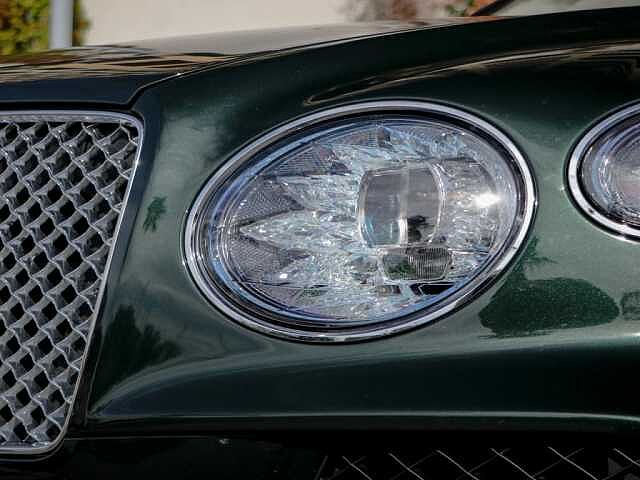 13:Bentley Bentayga V6 Hybrid, SUV, Cumbrian Green, Bentley Monaco