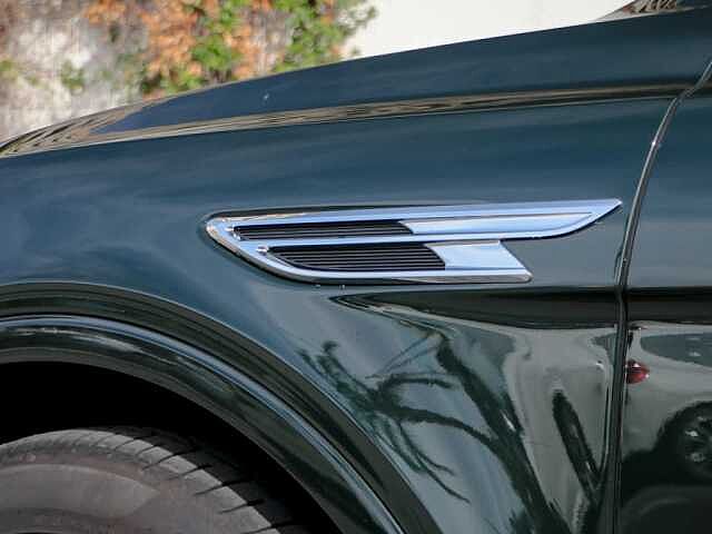 10:Bentley Bentayga V6 Hybrid, SUV, Cumbrian Green, Bentley Monaco