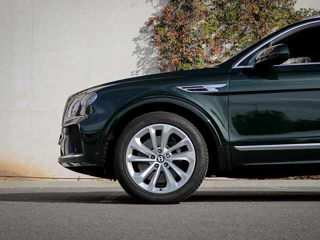 5:Bentley Bentayga V6 Hybrid, SUV, Cumbrian Green, Bentley Monaco