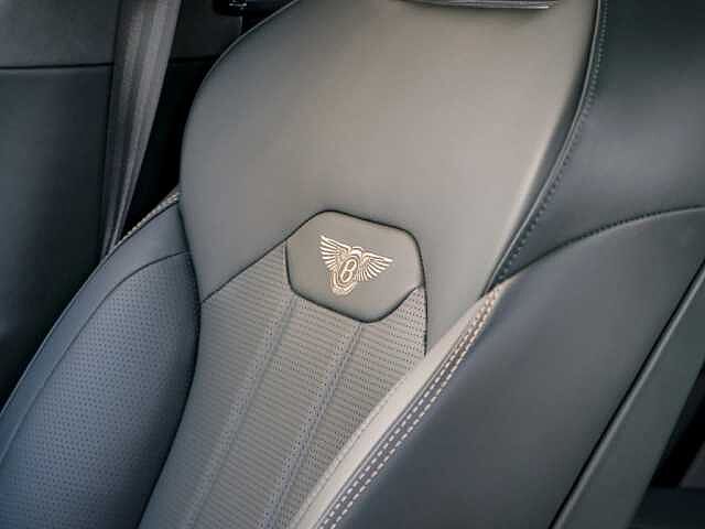 21:Bentley Bentayga V6 Hybrid, SUV, Cumbrian Green, Bentley Monaco