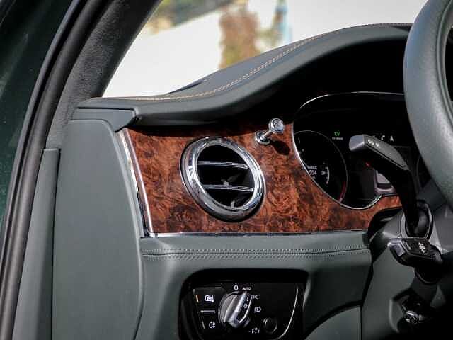 28:Bentley Bentayga V6 Hybrid, SUV, Cumbrian Green, Bentley Monaco