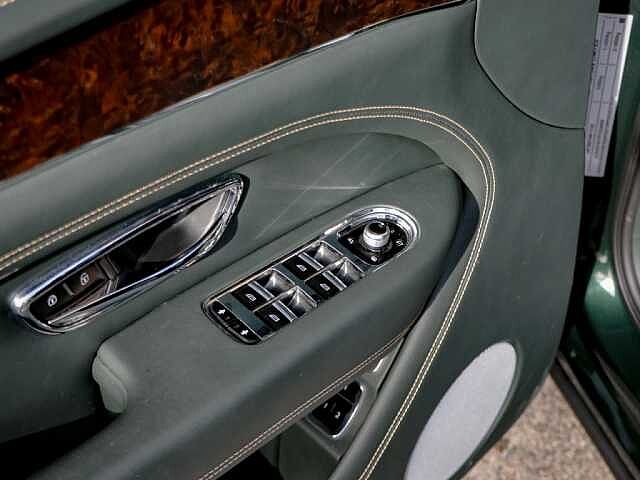 27:Bentley Bentayga V6 Hybrid, SUV, Cumbrian Green, Bentley Monaco