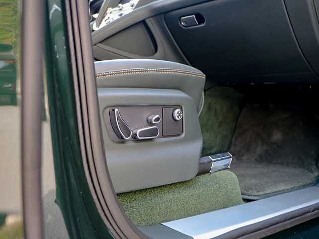 34:Bentley Bentayga V6 Hybrid, SUV, Cumbrian Green, Bentley Monaco